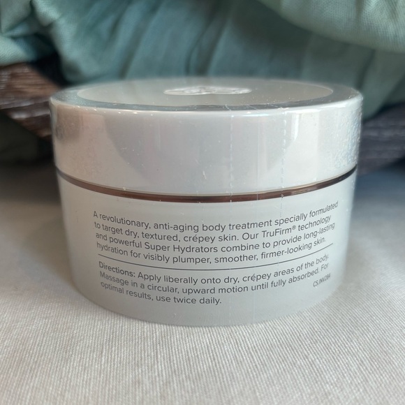 Body Firm Crêpe Erase 2-Step Body Repair Treatment Set – Body Repair & Exfoliant - Picture 3 of 5